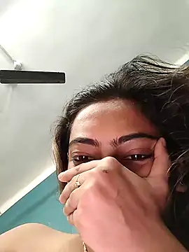 Snapshot of sexyindi_couple chatting on 12/02/24, 02:30 sexyindi couple online show from 12/02/24, 02:30