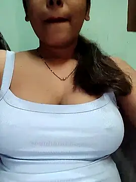 Snapshot of sexyindi_couple chatting on 03/07/25, 02:12 sexyindi couple online show from 03/07/25, 02:12