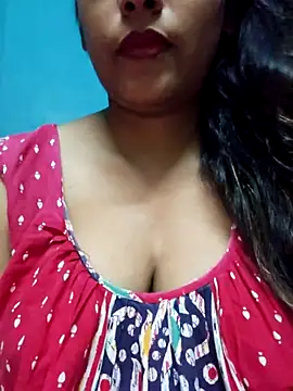 Snapshot of sexyindi_couple chatting on 09/10/25, 02:39 sexyindi couple online show from 09/10/25, 02:39