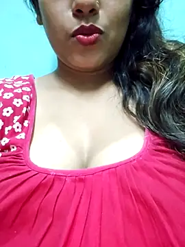 Snapshot of sexyindi_couple chatting on 09/29/25, 06:29 sexyindi couple online show from 09/29/25, 06:29