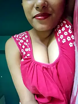 Snapshot of sexyindi_couple chatting on 10/16/25, 05:08 sexyindi couple online show from 10/16/25, 05:08