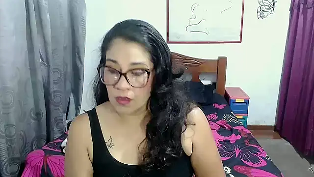 Mistresskloe01 online show from 10/06/25, 12:24
