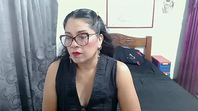 Mistresskloe01 online show from 11/13/25, 12:26