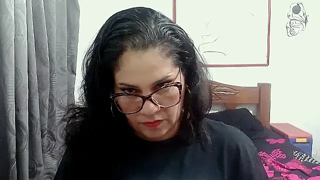 Mistresskloe01 online show from 01/13/26, 12:43