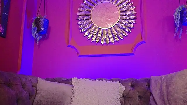 Julieta Russell online show from 01/17/26, 12:21