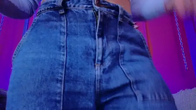 Julieta Russell online show from 04/14/26, 12:00