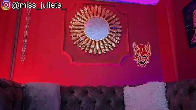 Julieta Russell online show from 06/24/26, 12:37
