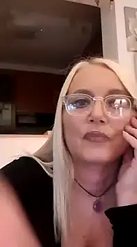 Snapshot of kikkastar chatting on 01/27/25, 10:38 kikkastar online show from 01/27/25, 10:38