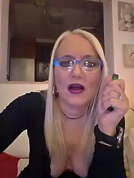 kikkastar online show from 11/25/25, 08:53