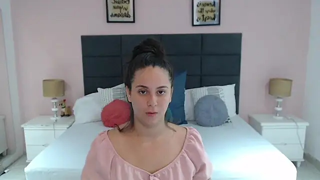 Snapshot of MadisonJenner chatting on 12/29/24, 12:55 MadisonJenner online show from 12/29/24, 12:55