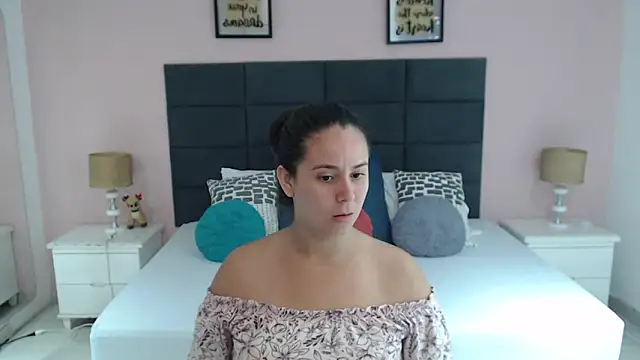 Snapshot of MadisonJenner chatting on 01/03/25, 12:52 MadisonJenner online show from 01/03/25, 12:52