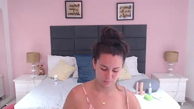 Snapshot of MadisonJenner chatting on 01/08/25, 05:37 MadisonJenner online show from 01/08/25, 05:37