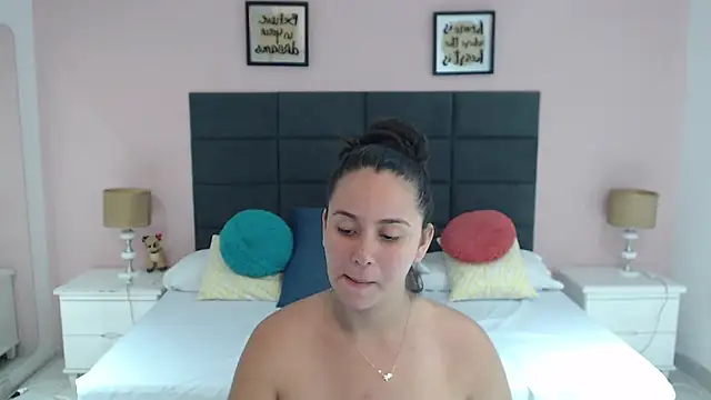 Snapshot of MadisonJenner chatting on 01/09/25, 02:51 MadisonJenner online show from 01/09/25, 02:51