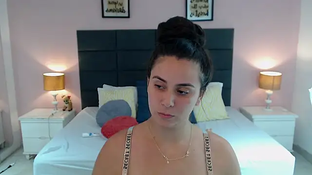 Snapshot of MadisonJenner chatting on 01/17/25, 05:19 MadisonJenner online show from 01/17/25, 05:19