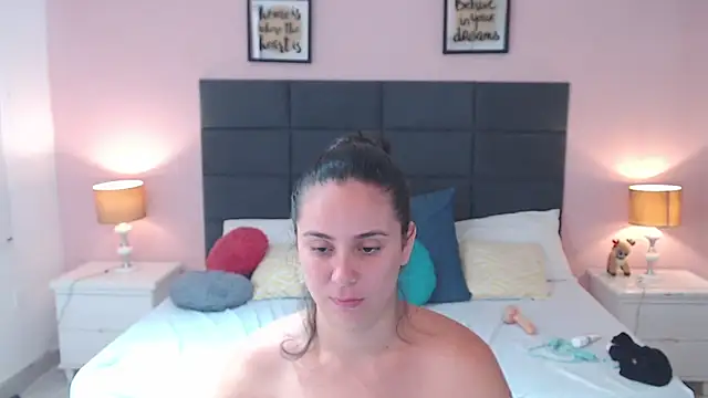 Snapshot of MadisonJenner chatting on 02/03/25, 02:34 MadisonJenner online show from 02/03/25, 02:34