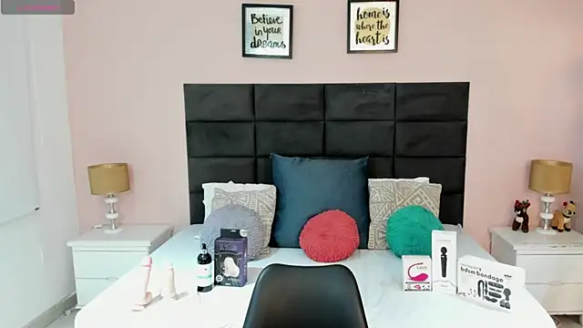 MadisonJenner online show from 11/15/25, 12:56