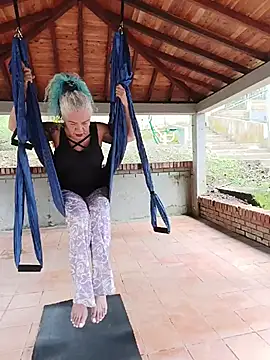 freyadevil333 online show from 04/03/26, 07:56