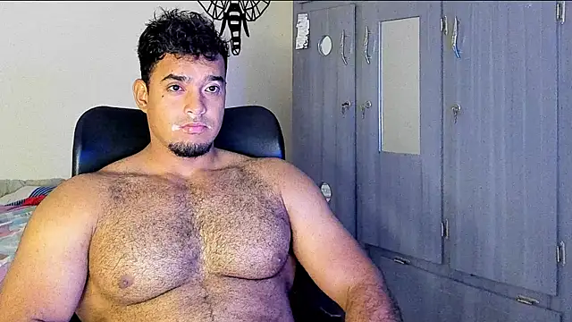 Snapshot of Big_furry_bear13 chatting on 01/18/25, 06:24 Big furry bear13 online show from 01/18/25, 06:24