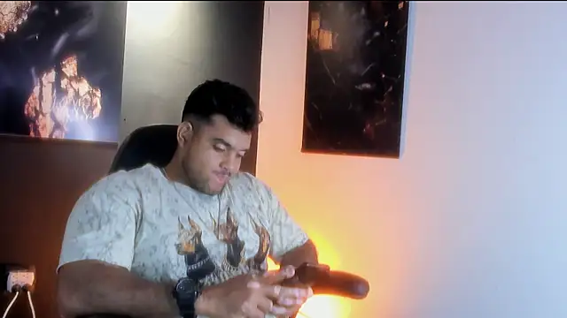 Snapshot of Big_furry_bear13 chatting on 10/22/25, 03:40 Big furry bear13 online show from 10/22/25, 03:40