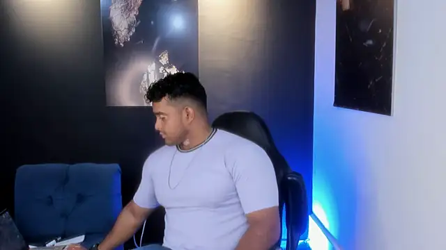 Snapshot of Big_furry_bear13 chatting on 11/02/25, 10:56 Big furry bear13 online show from 11/02/25, 10:56