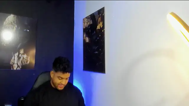 Snapshot of Big_furry_bear13 chatting on 11/15/25, 07:27 Big furry bear13 online show from 11/15/25, 07:27