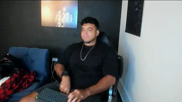 Snapshot of Big_furry_bear13 chatting on 11/20/25, 12:38 Big furry bear13 online show from 11/20/25, 12:38