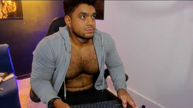 Snapshot of Big_furry_bear13 chatting on 11/25/25, 05:29 Big furry bear13 online show from 11/25/25, 05:29