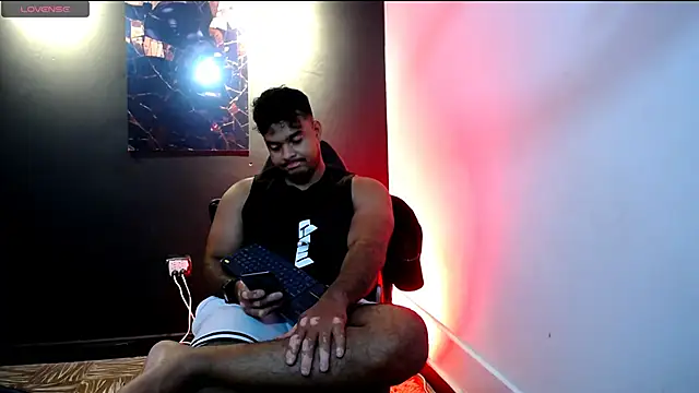 Snapshot of Big_furry_bear13 chatting on 01/14/26, 09:04 Big furry bear13 online show from 01/14/26, 09:04