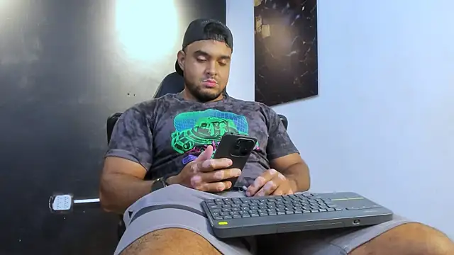 Big furry bear13 online show from 05/15/26, 06:31