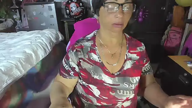 Snapshot of Mrs_mommy_ chatting on 11/05/25, 11:05 Mrs mommy online show from 11/05/25, 11:05