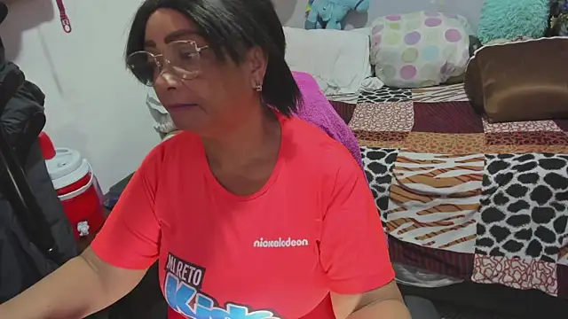 Snapshot of Mrs_mommy_ chatting on 02/24/26, 11:41 Mrs mommy online show from 02/24/26, 11:41