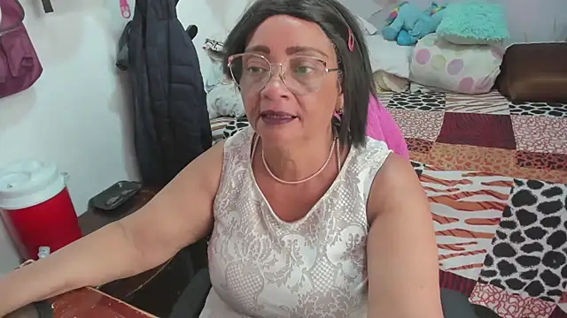 Snapshot of Mrs_mommy_ chatting on 02/27/26, 08:20 Mrs mommy online show from 02/27/26, 08:20