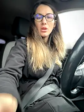 HotXMom online show from 11/10/25, 06:56