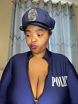 Linahlove online show from 02/28/26, 01:01