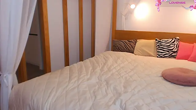 Magic Eyes   online show from 10/07/25, 02:42