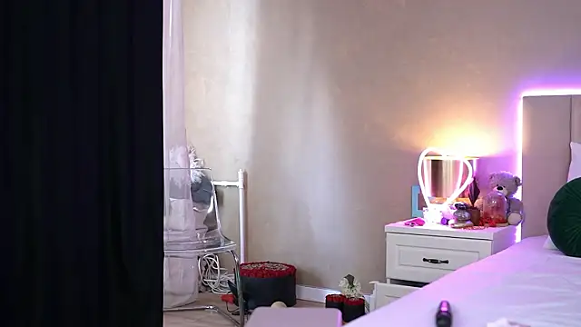 EvellineClaire online show from 03/25/26, 12:22