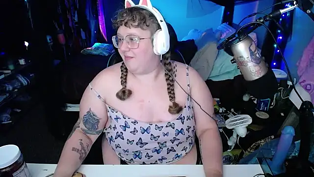 Snapshot of FatVeronica chatting on 02/06/25, 09:32 FatVeronica online show from 02/06/25, 09:32