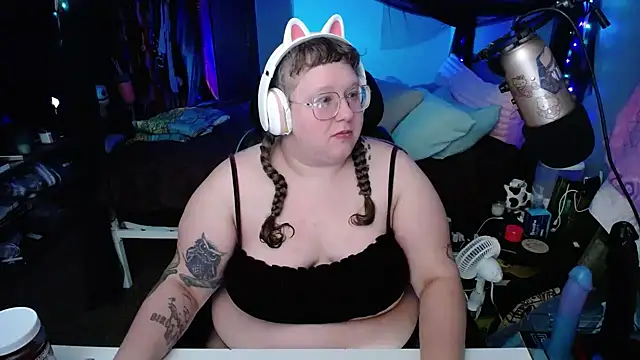 Snapshot of FatVeronica chatting on 02/07/25, 12:09 FatVeronica online show from 02/07/25, 12:09