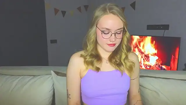 Aurora Golden1 online show from 12/09/24, 03:33