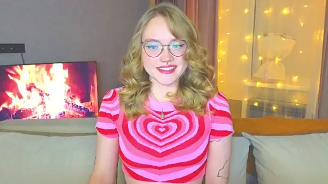 Aurora Golden1 online show from 12/19/24, 03:41