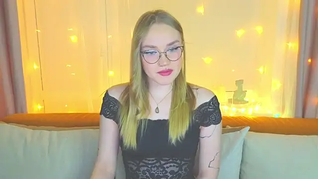 Aurora Golden1 online show from 01/31/25, 03:44