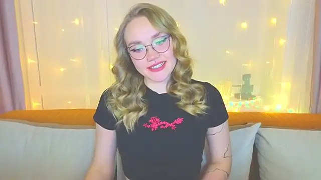 Aurora Golden1 online show from 02/04/25, 05:12