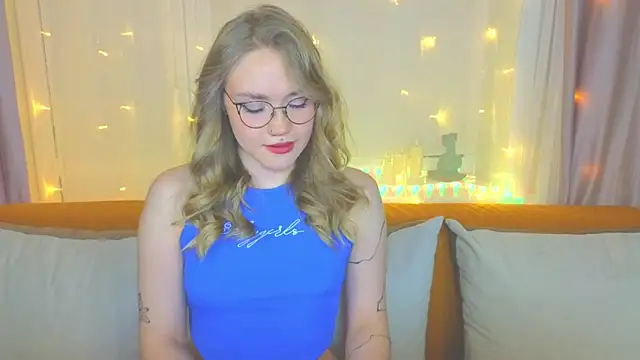 Aurora Golden1 online show from 02/09/25, 07:09