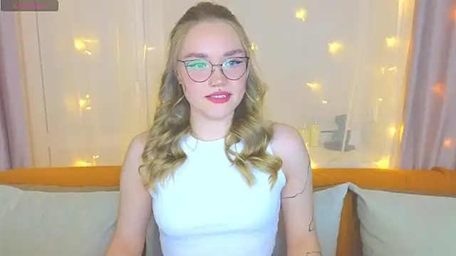 Aurora Golden1 online show from 02/22/25, 03:36