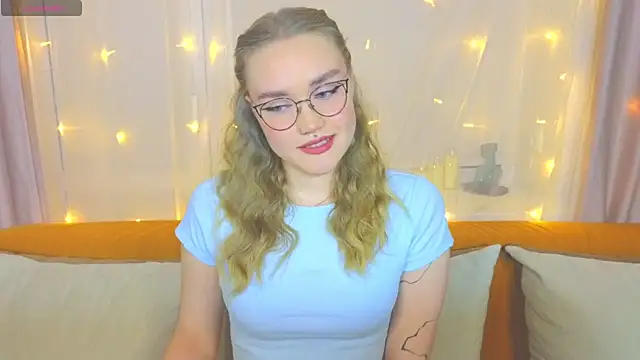 Aurora Golden1 online show from 02/25/25, 03:38