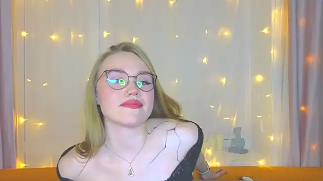 Aurora Golden1 online show from 03/12/25, 05:07