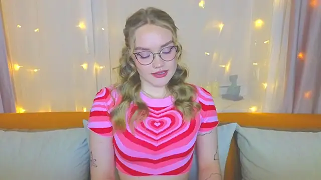 Aurora Golden1 online show from 03/18/25, 07:10