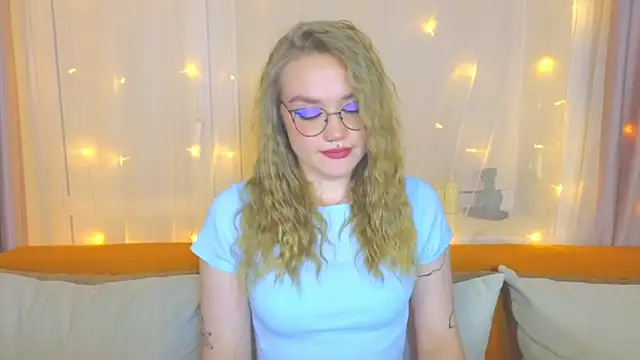 Aurora Golden1 online show from 03/21/25, 06:07