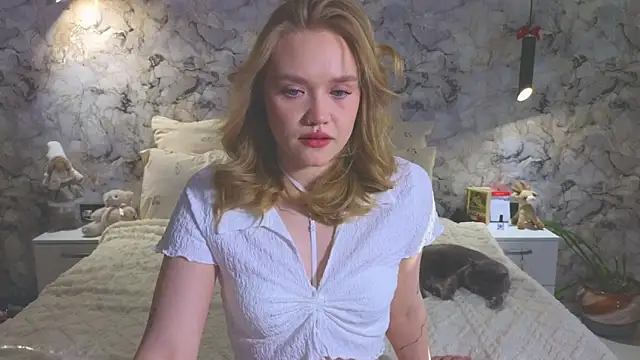 Aurora Golden1 online show from 04/01/26, 01:06