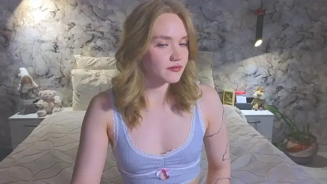 Aurora Golden1 online show from 04/06/26, 03:26